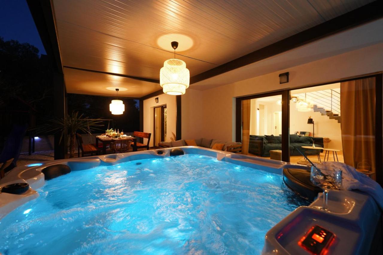 Villa Suncica With Heated Pool, Jacuzzi And Bikes Near Zadar Sukošan Eksteriør bilde