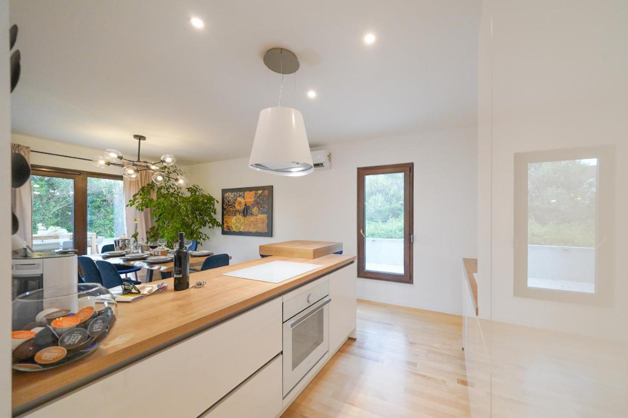 Villa Suncica With Heated Pool, Jacuzzi And Bikes Near Zadar Sukošan Eksteriør bilde