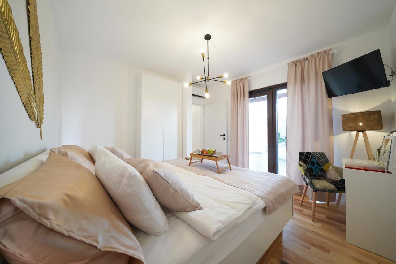 Villa Suncica With Heated Pool, Jacuzzi And Bikes Near Zadar Sukošan Eksteriør bilde